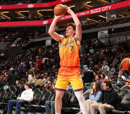 王艺迪与波,尔卡诺娃激,战至,db体育入口,db体育官网,db体育app下载,db体育平台官网